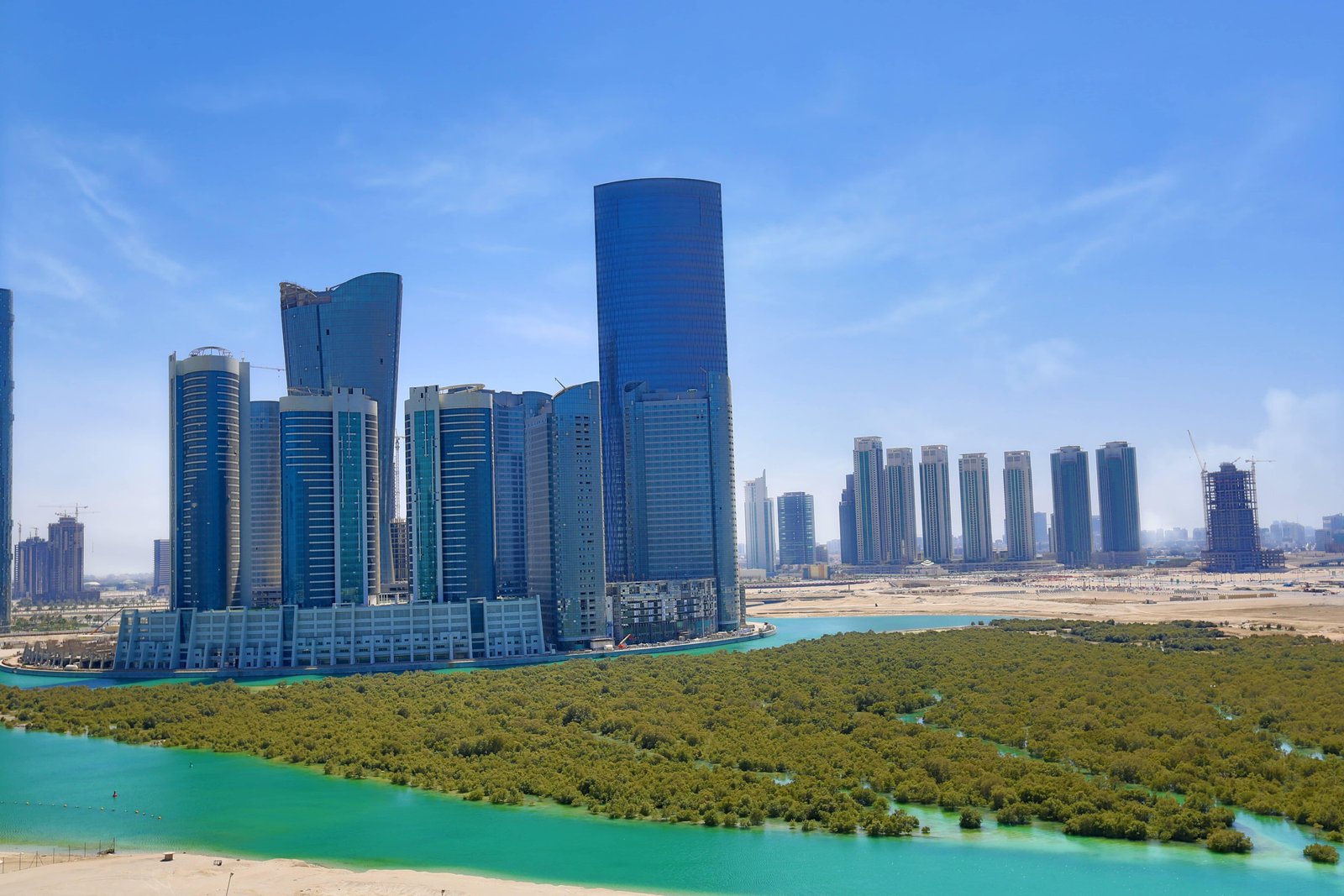 Panoramic perspective of Hydra Avenue Abu Dhabi highlighting luxury residential towers, landscaped surroundings, and premium waterfront living
